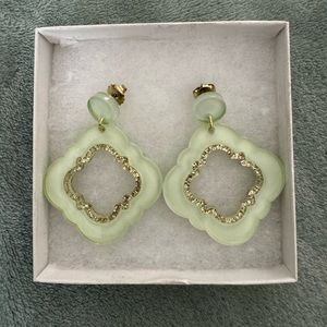 Fabulous Place & Gather Resin Earrings Lightweight Green & Gold Glitter